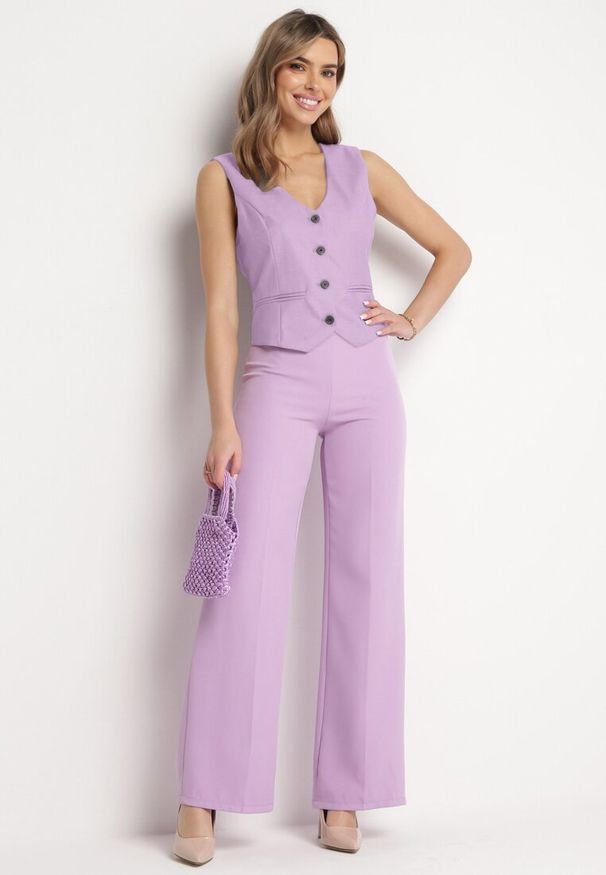 Born2be - Jasnofioletowe Spodnie Szerokie High Waist Iners. Okazja: na co dzień. Stan: podwyższony. Kolor: fioletowy. Wzór: gładki. Styl: elegancki, casual