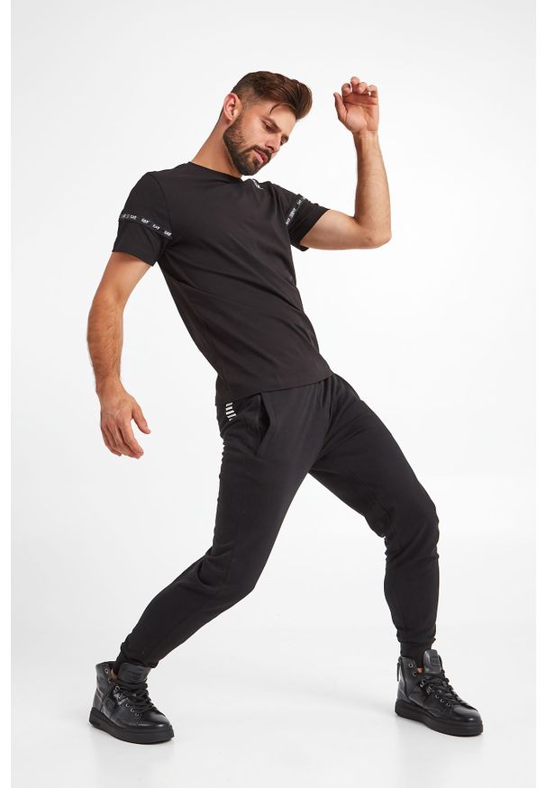 EA7 Emporio Armani - T-SHIRT EA7 EMPORIO ARMANI. Długość rękawa: krótki rękaw. Długość: krótkie
