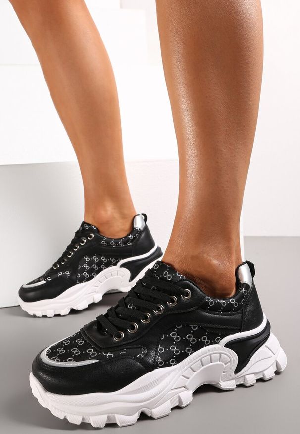 Renee - Czarne Sneakersy z Metaliczną Nitką na Grubej Podeszwie Melimeda. Kolor: czarny