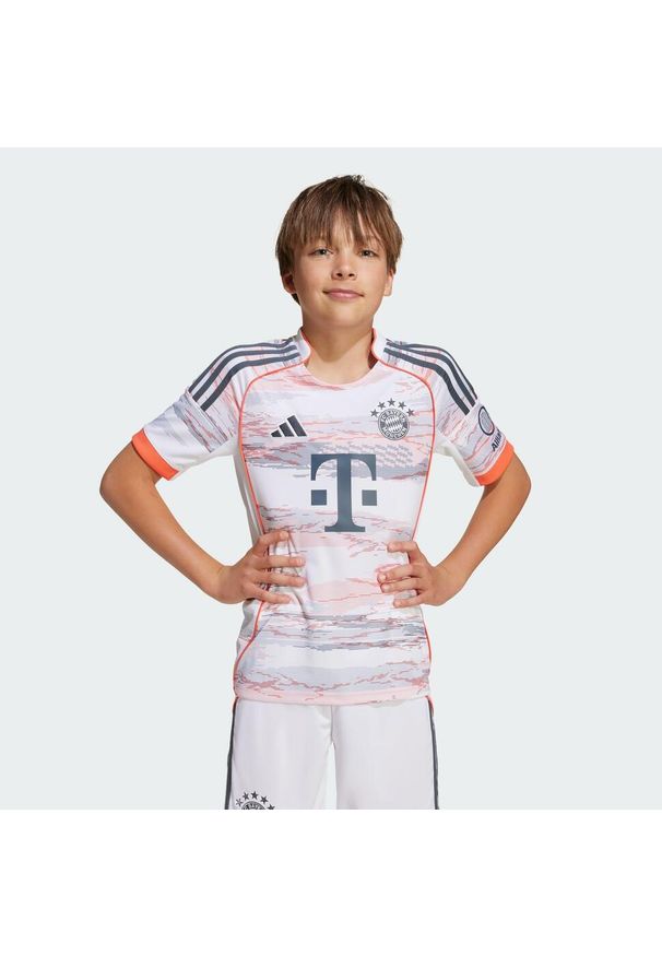 Adidas - Koszulka FC Bayern 25/26 Away Kids. Kolor: biały. Sport: piłka nożna