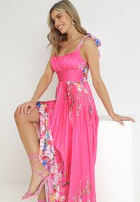 Born2be - Fuksjowa Sukienka Maxi na Ramiączkach z Cienkimi Gumkami i Plisowanym Dołem Sidona. Kolor: różowy. Długość rękawa: na ramiączkach. Sezon: wiosna, lato. Długość: maxi #5