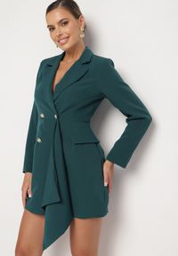 Born2be - Ciemnozielona Taliowana Sukienka o Kroju Marynarki z Mini Trenem Besista. Kolor: zielony. Długość rękawa: długi rękaw. Wzór: aplikacja. Styl: elegancki, klasyczny. Długość: mini #5
