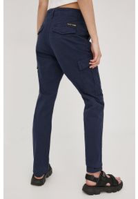 Superdry spodnie damskie kolor granatowy fason cargo high waist. Stan: podwyższony. Kolor: niebieski. Materiał: tkanina, bawełna