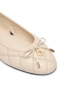 TOMMY HILFIGER - Tommy Hilfiger Baleriny Charm Quilted Ballerina FW0FW09503 Beżowy jasny. Kolor: beżowy. Materiał: skóra #2
