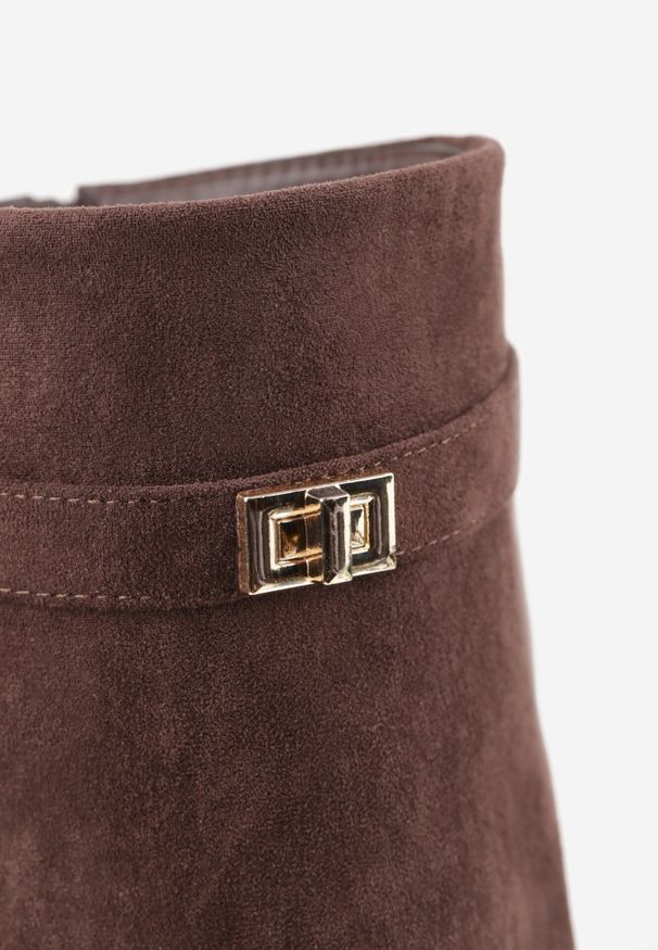 Born2be - Brązowe Kozaki na Słupku z Marszczoną Cholewką Imitującą Nogawkę Rittia. Okazja: na co dzień, do pracy, na spotkanie biznesowe. Kolor: brązowy. Materiał: jeans. Szerokość cholewki: normalna. Obcas: na słupku. Styl: casual, biznesowy, elegancki