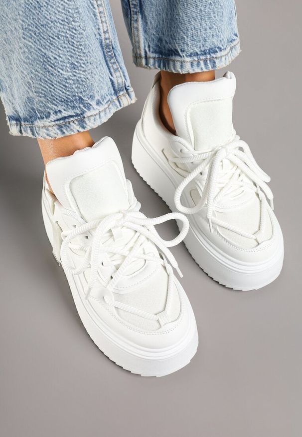 Born2be - Białe Sneakersy na Grubej Podeszwie z Ozdobnym Sznurowaniem Sovvia. Kolor: biały