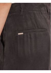 Guess Spodnie materiałowe W5YB02 WH5N2 Czarny Regular Fit. Kolor: czarny. Materiał: syntetyk