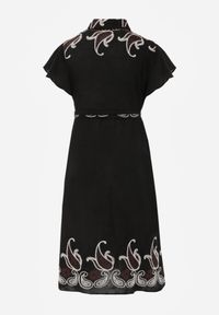 Born2be - Czarna Rozkloszowana Sukienka Koszulowa z Wiskozy z Haftem i Wiązanym Paskiem Adellis. Okazja: na co dzień. Kolekcja: plus size. Kolor: czarny. Materiał: wiskoza. Wzór: haft. Sezon: lato. Typ sukienki: koszulowe. Styl: boho, casual #2