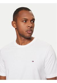 TOMMY HILFIGER - Tommy Hilfiger T-Shirt Essential MW0MW37267 Biały Regular Fit. Kolor: biały. Materiał: bawełna