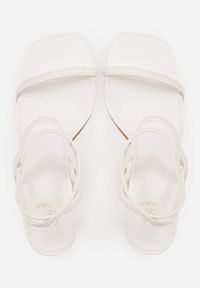 Renee - Białe Sandały na Szpilce z Dopasowującymi się do Stopy Paskami Usinrya. Zapięcie: pasek. Kolor: biały. Materiał: satyna. Wzór: paski. Obcas: na szpilce. Wysokość obcasa: średni #7