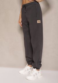 Renee - Ciemnoszare Spodnie Dresowe Joggery z Bawełny Falaniela. Okazja: na co dzień. Kolor: szary. Materiał: bawełna, dresówka. Styl: casual, elegancki #5
