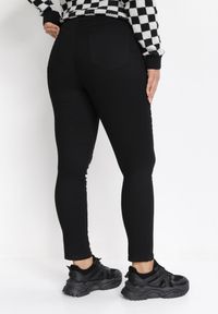 Born2be - Czarne Spodnie Skinny Push Up Teche. Kolekcja: plus size. Kolor: czarny. Materiał: tkanina. Długość: długie. Wzór: gładki #2