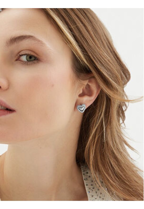 Guess Kolczyki JUBE05 020JW Srebrny. Materiał: metalowe. Kolor: srebrny