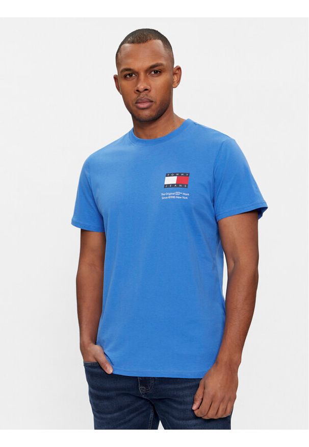 Tommy Jeans T-Shirt Essential Flag DM0DM18263 Niebieski Slim Fit. Kolor: niebieski. Materiał: bawełna