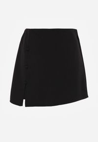 Born2be - Czarne Szorty Imitujące Spódnicę z Wysokim Stanem Shenela. Okazja: na co dzień. Stan: podwyższony. Kolor: czarny. Styl: casual #5