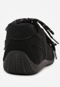 Born2be - Czarne Sneakersy Ozdobione Przeszyciami i Podwójnym Sznurowaniem Coraera. Nosek buta: okrągły. Zapięcie: sznurówki. Kolor: czarny. Materiał: skóra, syntetyk, nubuk. Wzór: aplikacja. Obcas: na obcasie. Wysokość obcasa: niski #9