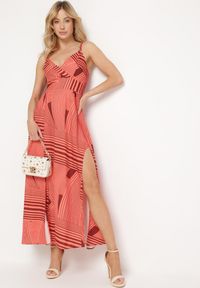 Born2be - Różowa Sukienka z Kopertowym Dekoltem na Regulowanych Ramiączkach z Rozcięciami Jatila. Okazja: na co dzień. Typ kołnierza: dekolt kopertowy. Kolor: różowy. Długość rękawa: na ramiączkach. Typ sukienki: kopertowe. Styl: casual #6