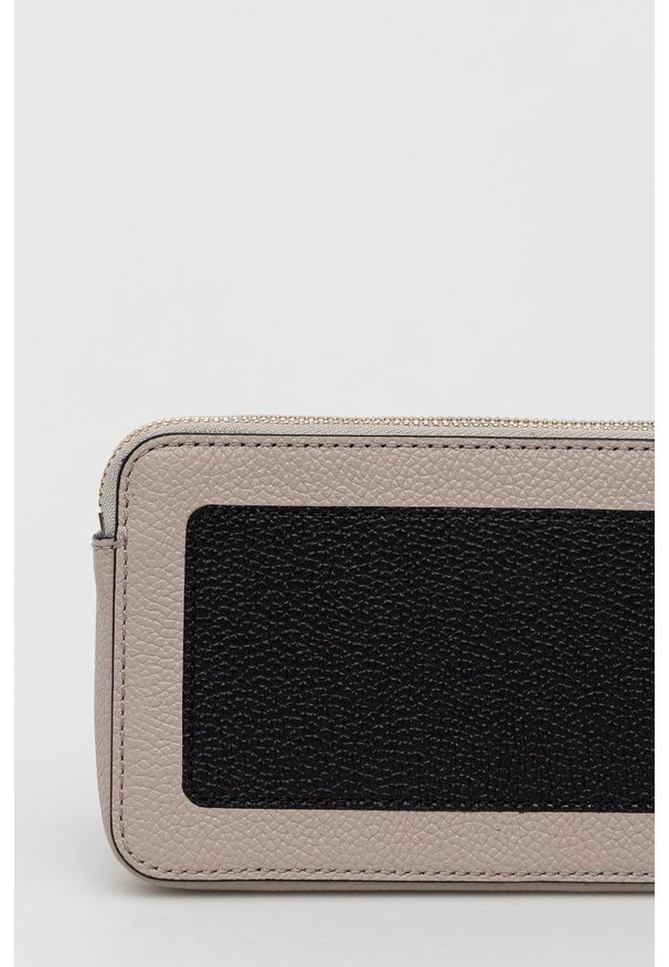 Kate Spade - Kopertówka skórzana. Kolor: szary. Materiał: skórzane. Rodzaj torebki: na ramię