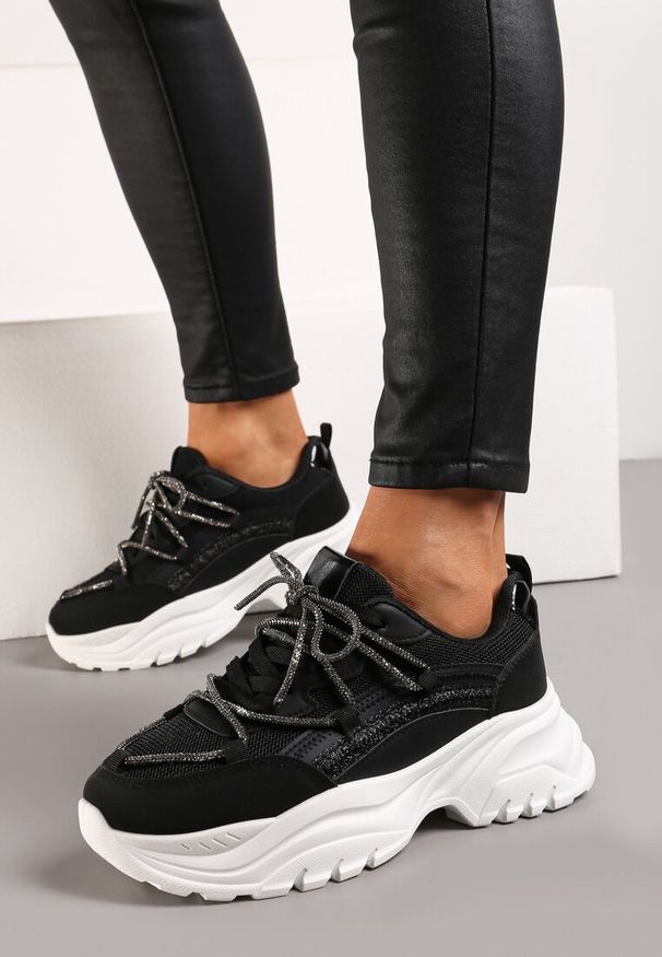Born2be - Czarne Sneakersy na Platformie z Brokatem i Cyrkoniami Ebavia. Kolor: czarny. Wzór: aplikacja. Obcas: na platformie