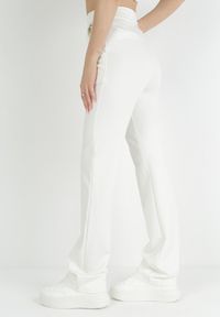 Born2be - Białe Szerokie Spodnie Maellia. Kolor: biały. Materiał: tkanina. Wzór: gładki