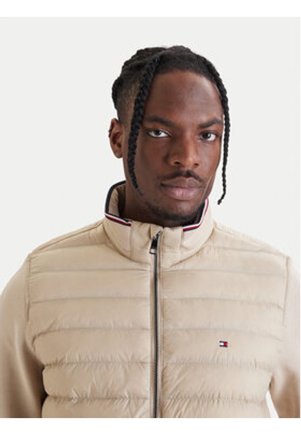 TOMMY HILFIGER - Tommy Hilfiger Kurtka przejściowa Mix Media Ess MW0MW41329 Beżowy Regular Fit. Kolor: beżowy. Materiał: bawełna