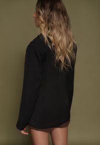 Born2be - Czarna Marynarka Dwurzędowa z Usztywnionymi Ramionami Clamira. Okazja: na co dzień. Kolor: czarny. Materiał: jeans. Styl: casual #5