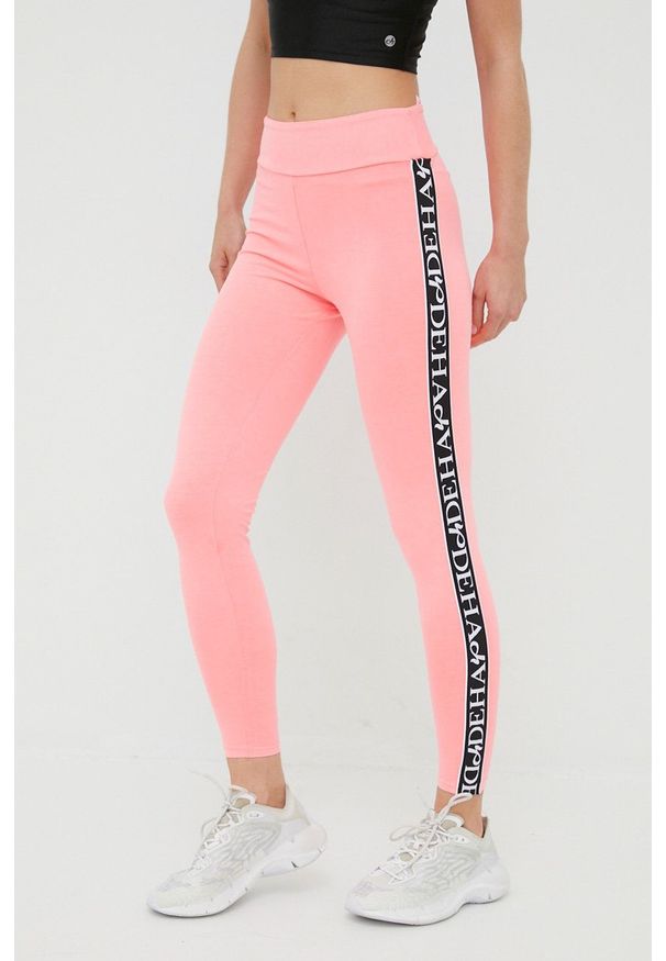Deha legginsy damskie kolor różowy z nadrukiem. Kolor: różowy. Materiał: lycra, bawełna, materiał. Wzór: nadruk