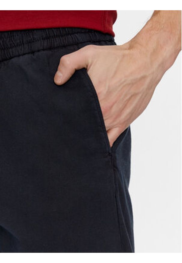 TOMMY HILFIGER - Tommy Hilfiger Chinosy Chelsea MW0MW33918 Granatowy Slim Fit. Kolor: niebieski. Materiał: bawełna