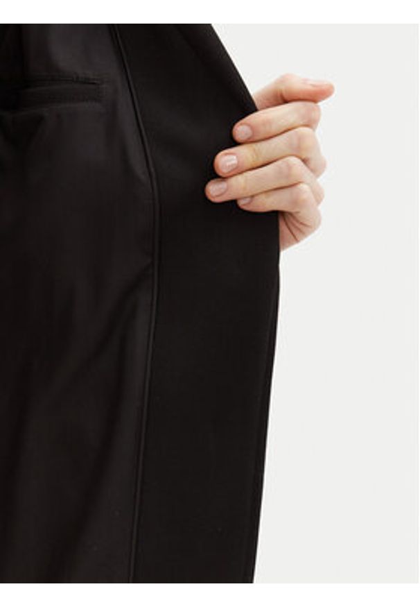 Guess Płaszcz przejściowy W5RL08 WGVF2 Czarny Regular Fit. Kolor: czarny. Materiał: syntetyk