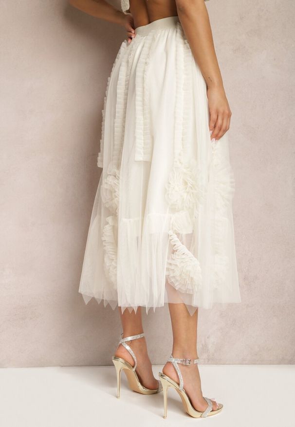 Renee - Jasnobeżowa Spódnica o Rozkloszowanym Kroju z Transparentnym Tiulem i Falbankami Asmerra. Kolor: beżowy. Materiał: tiul