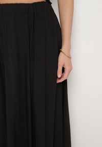 Born2be - Czarna Rozkloszowana Spódnica z Wiskozą Zisene. Okazja: na co dzień. Kolor: czarny. Materiał: wiskoza. Styl: klasyczny, elegancki, casual #5