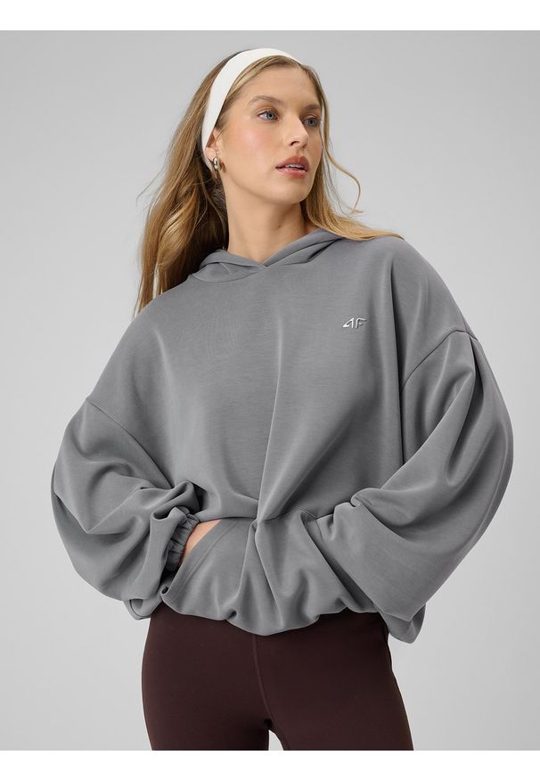 4f - 4F Bluza dresowa oversize z modalem damska - szara L. Okazja: na co dzień. Typ kołnierza: kaptur. Kolor: szary. Materiał: dresówka. Styl: casual