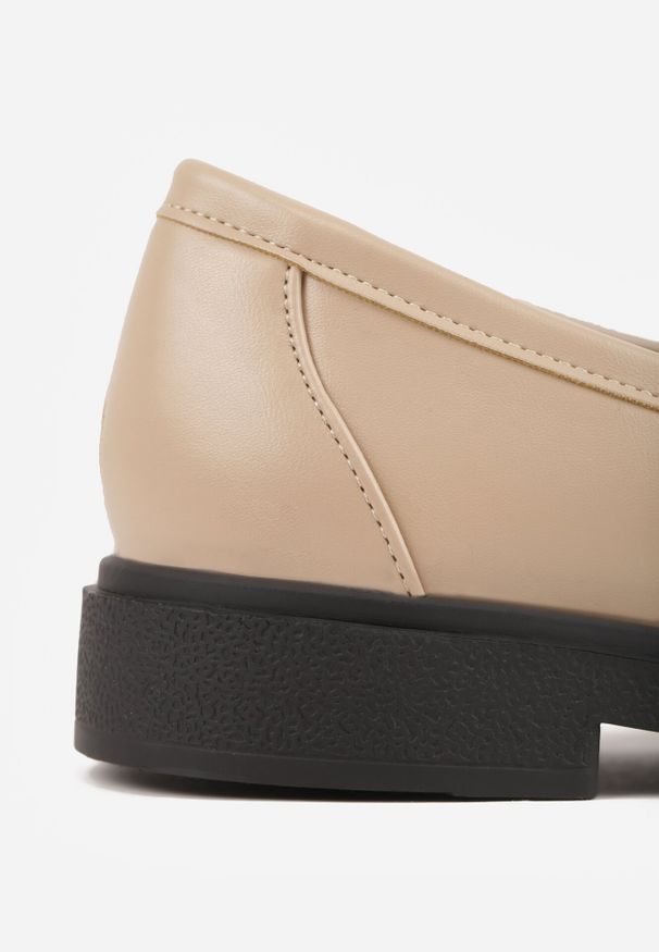 Born2be - Beżowe Płaskie Mokasyny z Ozdobną Klamrą Labina. Zapięcie: klamry. Kolor: beżowy. Materiał: jeans. Sezon: jesień, wiosna. Styl: elegancki