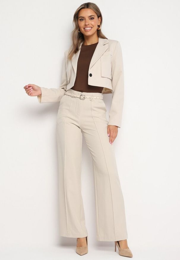 Born2be - Jasnobeżowe Szerokie Spodnie z Dodatkiem Wiskozy Wysokim Stanem i Paskiem Mevanelle. Okazja: na co dzień. Stan: podwyższony. Kolor: beżowy. Materiał: wiskoza. Styl: elegancki, casual, klasyczny