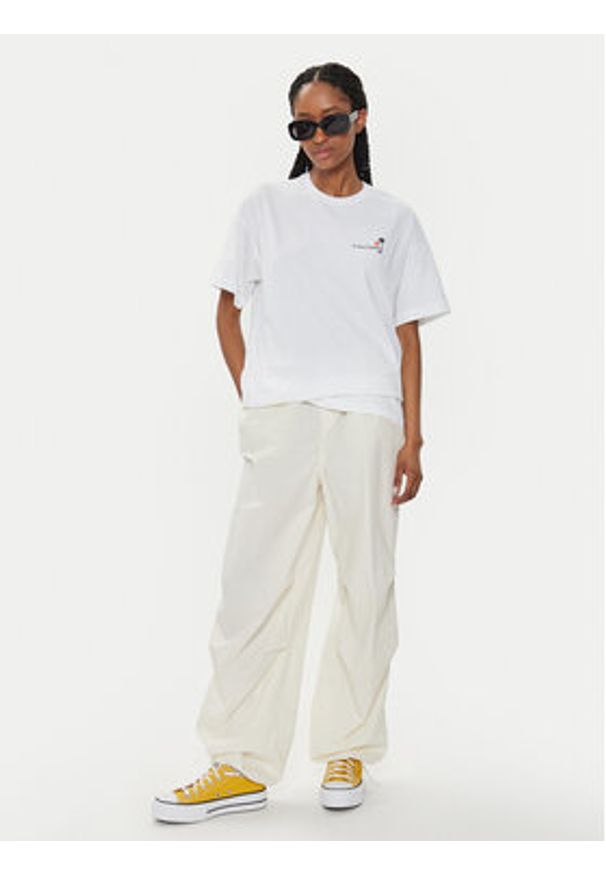 Converse T-Shirt W Beach Scenentee 10026378-A01 Biały Regular Fit. Kolor: biały. Materiał: bawełna