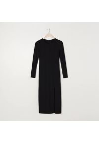 Sinsay - Sukienka midi z rozcięciem - Czarny. Kolor: czarny. Długość: midi