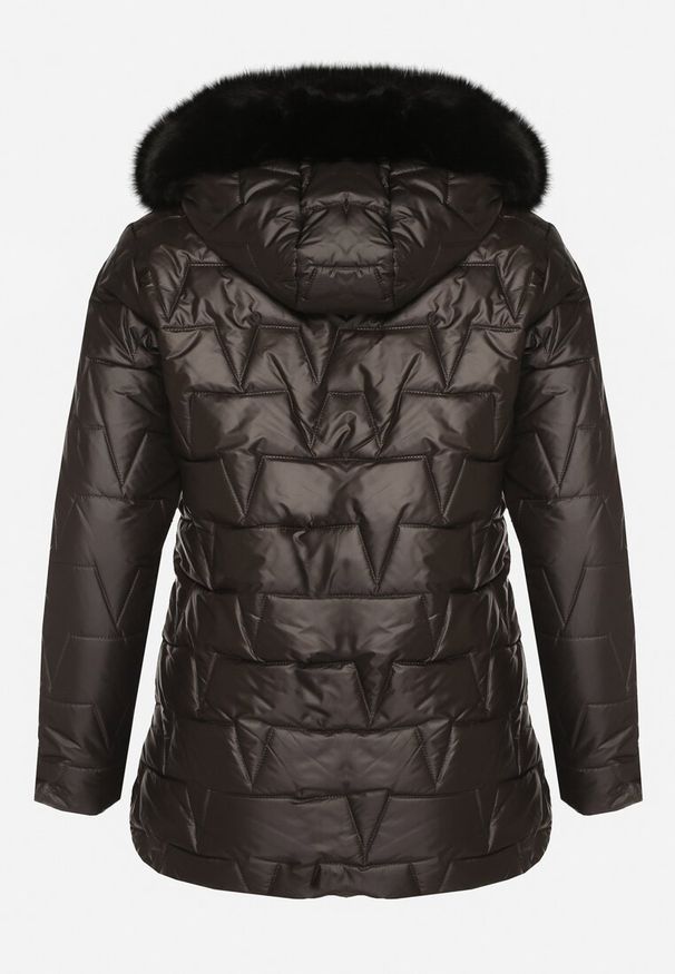 Born2be - Czarna Pikowana Kurtka z Kapturem z Futerkiem Azilma. Okazja: na co dzień, na spacer. Typ kołnierza: kaptur. Kolekcja: plus size. Kolor: czarny. Materiał: futro. Wzór: aplikacja. Styl: klasyczny, casual