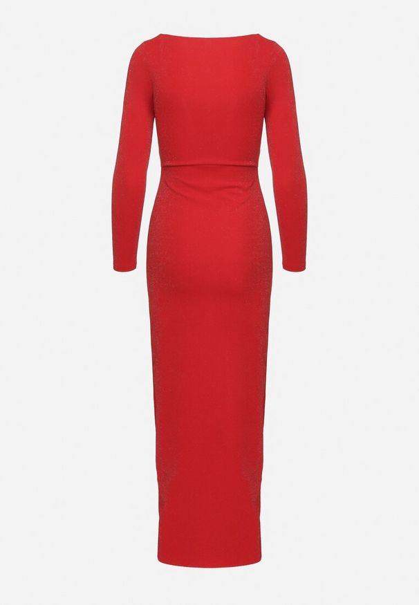 Born2be - Czerwona Koktajlowa Sukienka z Kopertowym Dekoltem Metaliczną Nitką i Rozcięciem Emirielle. Okazja: na imprezę. Kolor: czerwony. Długość rękawa: długi rękaw. Typ sukienki: kopertowe. Styl: wizytowy