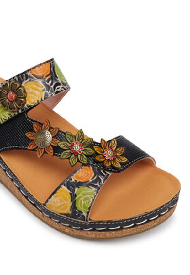 Laura Vita Klapki Facscineo 05 Czarny. Kolor: czarny. Materiał: skóra