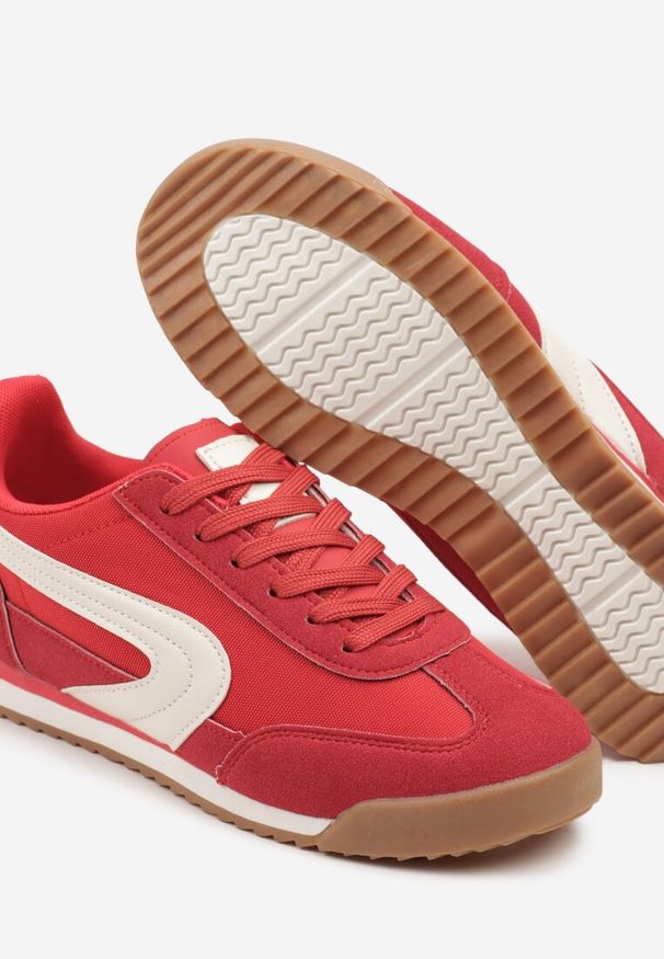 Renee - Czerwone Basicowe Sneakersy Ellimira. Okazja: na co dzień. Kolor: czerwony. Materiał: jeans