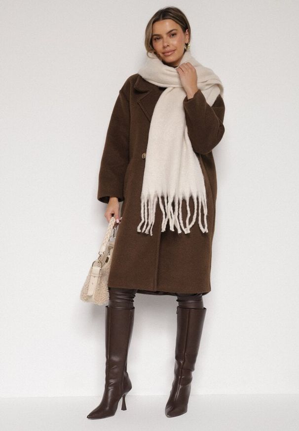 Born2be - Jasnobeżowy Szalik z Frędzlami Owedarria. Okazja: na co dzień. Kolor: beżowy. Materiał: jeans, dresówka. Styl: casual, elegancki