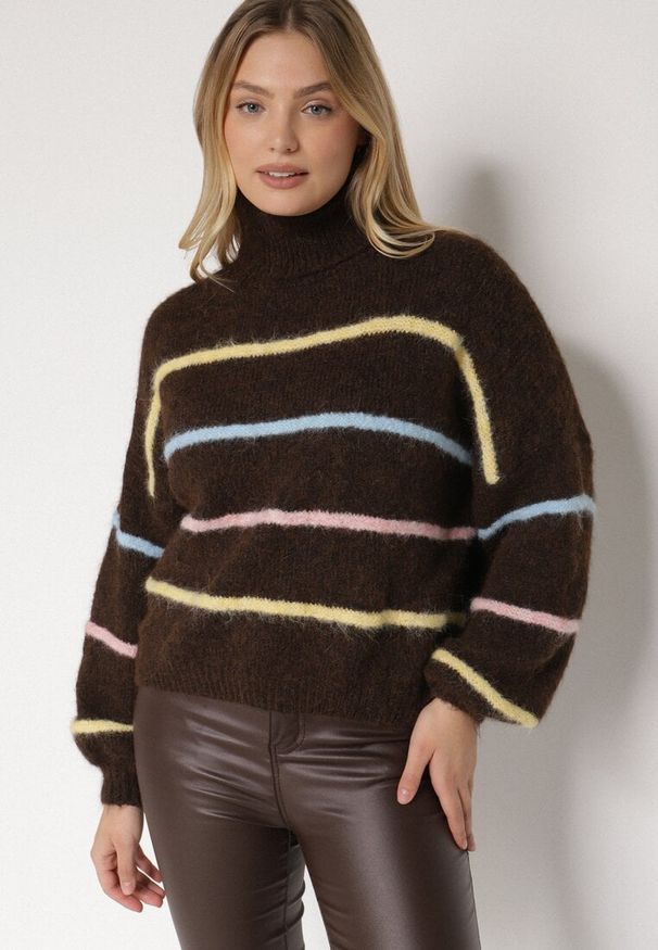 Born2be - Brązowy Golf z Wełną Ozdobiony Paskami Reisorria. Okazja: na spacer, na co dzień. Typ kołnierza: golf. Kolor: brązowy. Materiał: wełna. Wzór: aplikacja. Styl: casual