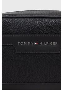 TOMMY HILFIGER - Tommy Hilfiger Kosmetyczka kolor czarny. Kolor: czarny