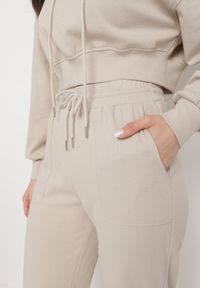 Born2be - Beżowy Komplet Dresowy Bluza z Kapturem i Spodnie Joggery Famiana. Kolor: beżowy. Materiał: dresówka #5