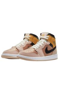 Buty do chodzenia męskie Nike Air Jordan 1 Retro Mid. Kolor: czarny. Materiał: skóra. Sport: turystyka piesza
