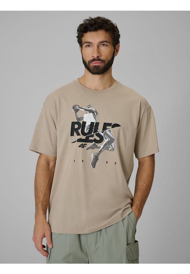 4f - 4F T-shirt loose z nadrukiem męski - beżowy M. Okazja: na co dzień. Kolor: beżowy. Materiał: dzianina, bawełna, materiał. Wzór: nadruk. Styl: casual