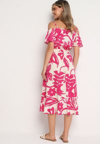 Born2be - Różowa Sukienka Typu Hiszpanka na Ramiączkach z Gumką w Pasie i Kopertowym Dołem Nellithine. Okazja: na co dzień. Typ kołnierza: dekolt hiszpanka. Kolor: różowy. Długość rękawa: na ramiączkach. Sezon: lato. Typ sukienki: kopertowe. Styl: casual, elegancki #4