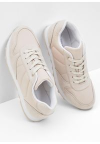 bonprix - Sneakersy. Kolor: beżowy. Materiał: satyna #2