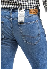 Lee - LEE LUKE MĘSKIE SPODNIE JEANSOWE MIST INDIGO L719MWLU 112322404. Okazja: na co dzień, na spotkanie biznesowe, na randkę. Styl: sportowy, biznesowy, casual