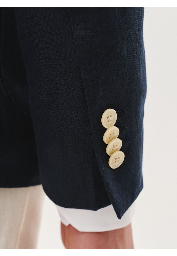 Pako Lorente - PAKO LORENTE – Lniana marynarka dwurzędowa. Materiał: len. Sezon: wiosna